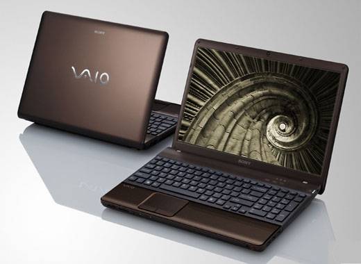 Nên mua laptop Sony Vaio chính hãng hay xách tay?